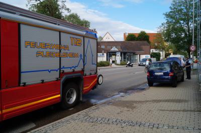 Motor von PKW ueberhitzt sich in Pleidelsheim